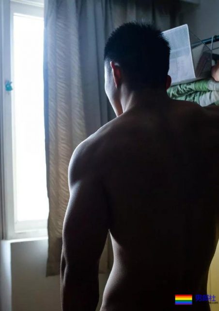 42CM!上海体院的男生粗壮的不仅仅是手臂! - 51虹马 42CM!上海体院的男生粗壮的不仅仅是手臂! - 51虹马