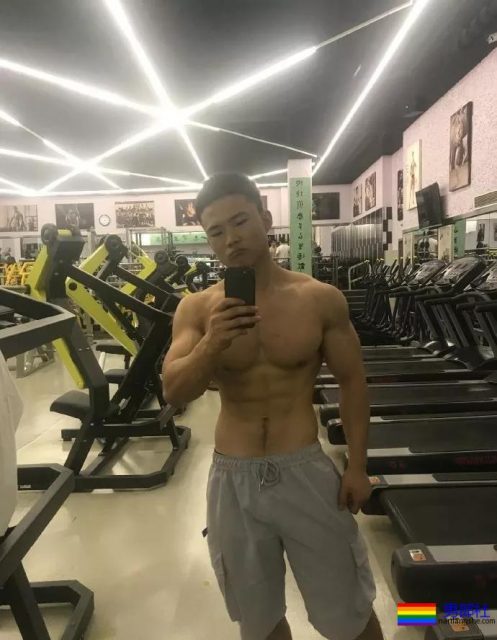 42CM!上海体院的男生粗壮的不仅仅是手臂! - 51虹马 42CM!上海体院的男生粗壮的不仅仅是手臂! - 51虹马