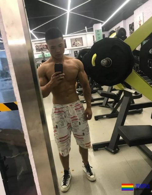 42CM!上海体院的男生粗壮的不仅仅是手臂! - 51虹马 42CM!上海体院的男生粗壮的不仅仅是手臂! - 51虹马