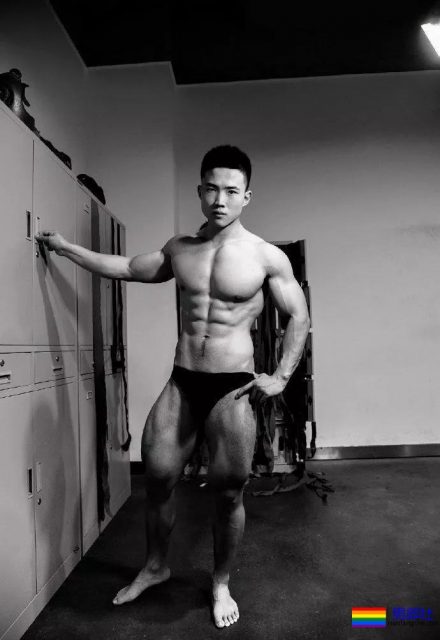 42CM!上海体院的男生粗壮的不仅仅是手臂! - 51虹马 42CM!上海体院的男生粗壮的不仅仅是手臂! - 51虹马