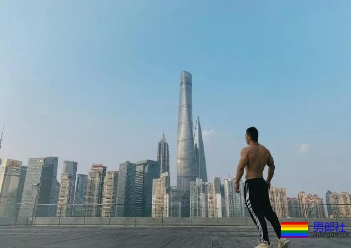 42CM!上海体院的男生粗壮的不仅仅是手臂! - 51虹马 42CM!上海体院的男生粗壮的不仅仅是手臂! - 51虹马