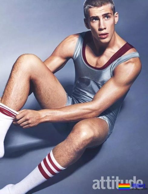 190CM公狗腰男自爆军营硬照，长官肯定对他关爱有加 - 51虹马