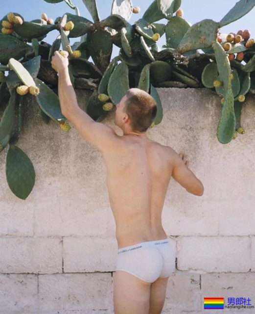 190CM公狗腰男自爆军营硬照，长官肯定对他关爱有加 - 51虹马