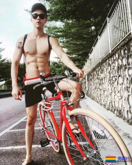 大到撑不住的肌肉Gay，好帅啊！ - 51虹马