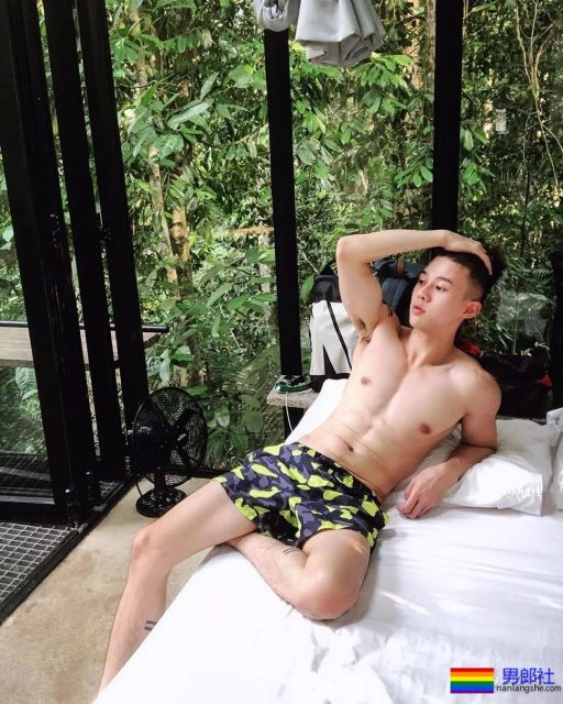 大到撑不住的肌肉Gay，好帅啊！ - 51虹马