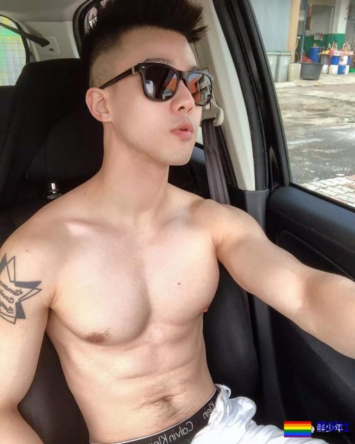 大到撑不住的肌肉Gay，好帅啊！ - 51虹马