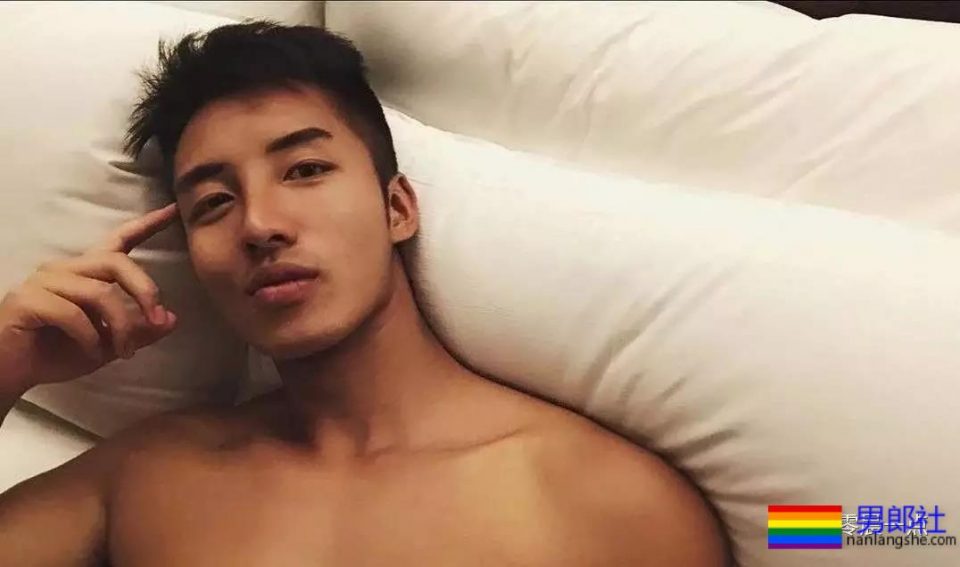 室友是个0，在宿舍差点对我动手了。-51虹马