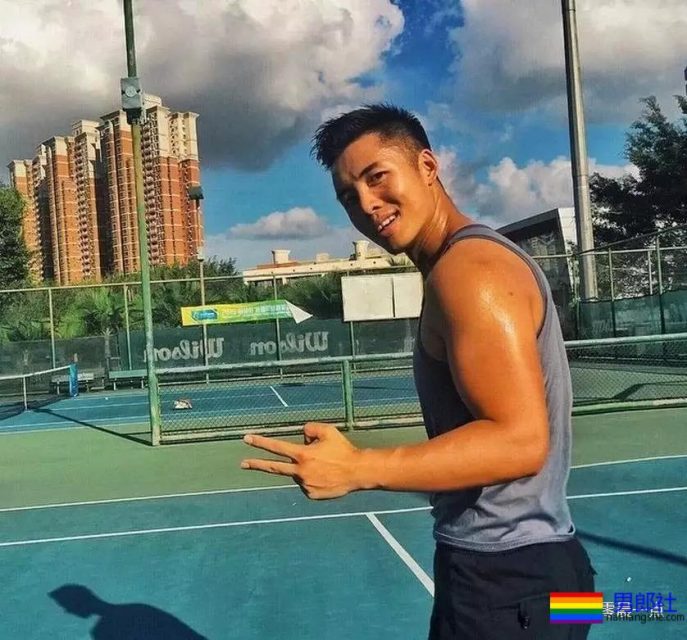 室友是个0,在宿舍差点对我动手了。 - 51虹马 室友是个0,在宿舍差点对我动手了。 - 51虹马