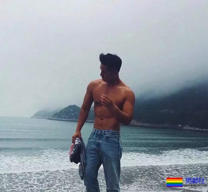 室友是个0,在宿舍差点对我动手了。 - 51虹马 室友是个0,在宿舍差点对我动手了。 - 51虹马