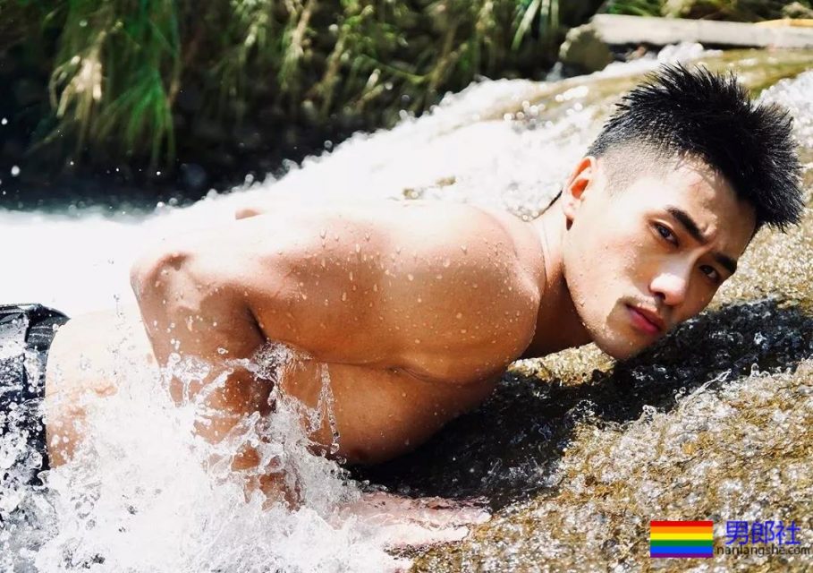 鲜肉学长在海边拍写真,这几个你喜欢哪个? - 51虹马 鲜肉学长在海边拍写真,这几个你喜欢哪个? - 51虹马