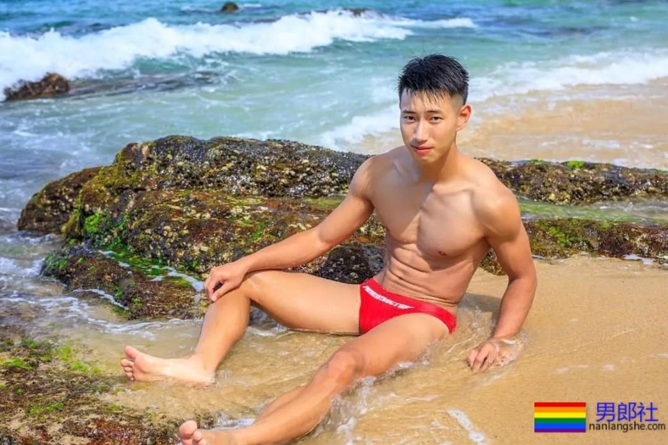 鲜肉学长在海边拍写真,这几个你喜欢哪个? - 51虹马 鲜肉学长在海边拍写真,这几个你喜欢哪个? - 51虹马