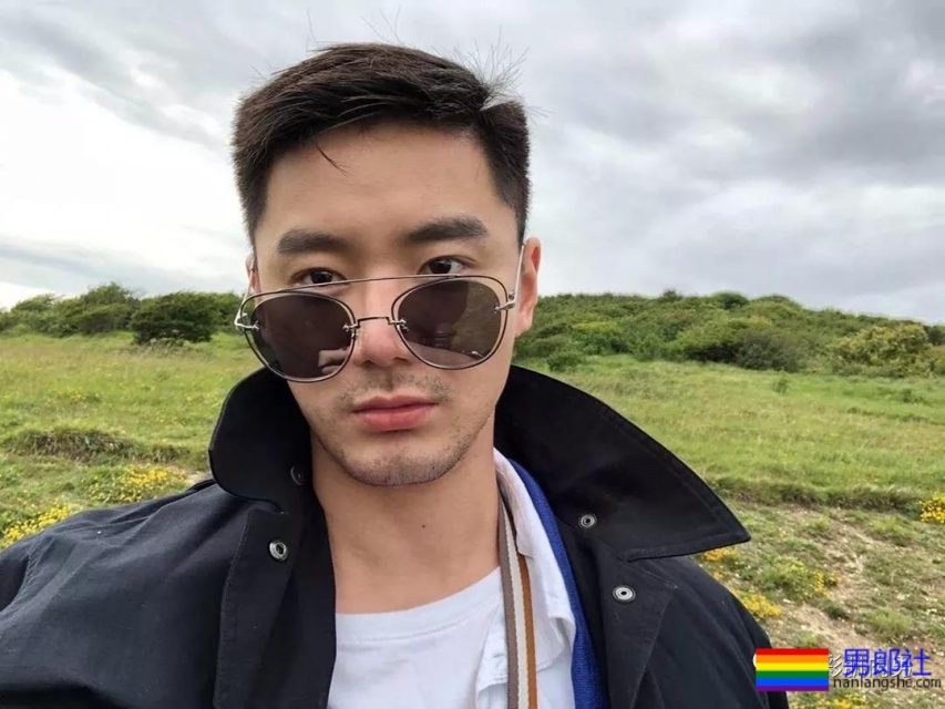 围浴巾狂野胡茬肌肉男,腰线下不管怎么穿着都是那样高挺 - 51虹马 围浴巾狂野胡茬肌肉男,腰线下不管怎么穿着都是那样高挺 - 51虹马