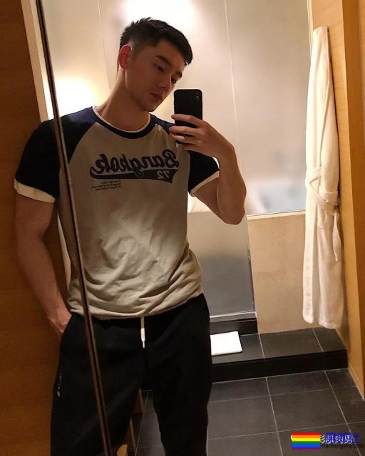 围浴巾狂野胡茬肌肉男,腰线下不管怎么穿着都是那样高挺 - 51虹马 围浴巾狂野胡茬肌肉男,腰线下不管怎么穿着都是那样高挺 - 51虹马