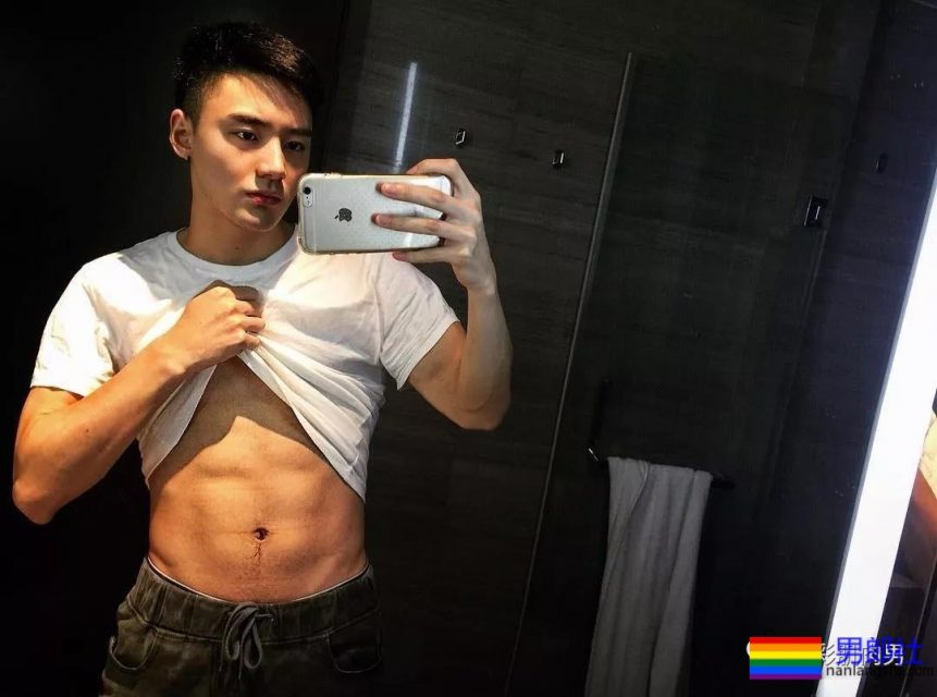 围浴巾狂野胡茬肌肉男,腰线下不管怎么穿着都是那样高挺 - 51虹马 围浴巾狂野胡茬肌肉男,腰线下不管怎么穿着都是那样高挺 - 51虹马