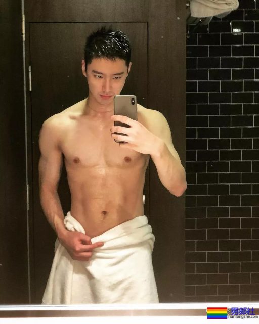 围浴巾狂野胡茬肌肉男,腰线下不管怎么穿着都是那样高挺 - 51虹马 围浴巾狂野胡茬肌肉男,腰线下不管怎么穿着都是那样高挺 - 51虹马