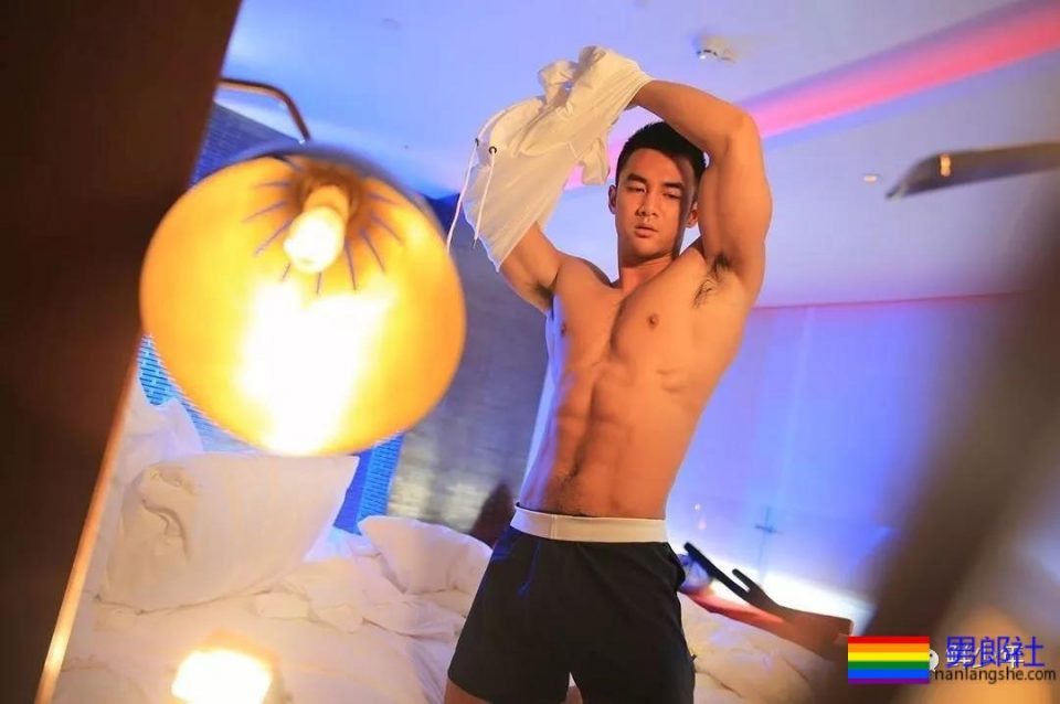 不小心把G照发到了群里,更绝望的是,我一紧张把撤回点成了删除 - 51虹马 不小心把G照发到了群里,更绝望的是,我一紧张把撤回点成了删除 - 51虹马