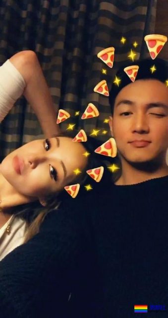 萧亚轩要为小16岁鲜肉男友生小孩，对方秒删微博 - 51虹马