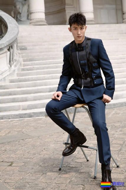 鲜肉收割机不只萧亚轩!搭档男主都超A,新剧又喜新小12岁小狼狗! - 51虹马 鲜肉收割机不只萧亚轩!搭档男主都超A,新剧又喜新小12岁小狼狗! - 51虹马