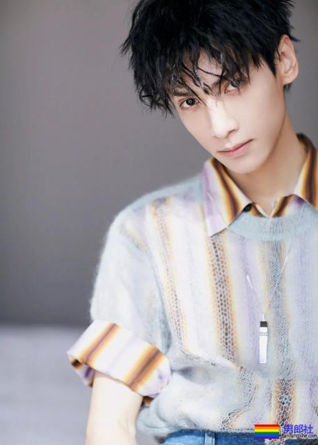 鲜肉收割机不只萧亚轩!搭档男主都超A,新剧又喜新小12岁小狼狗! - 51虹马 鲜肉收割机不只萧亚轩!搭档男主都超A,新剧又喜新小12岁小狼狗! - 51虹马