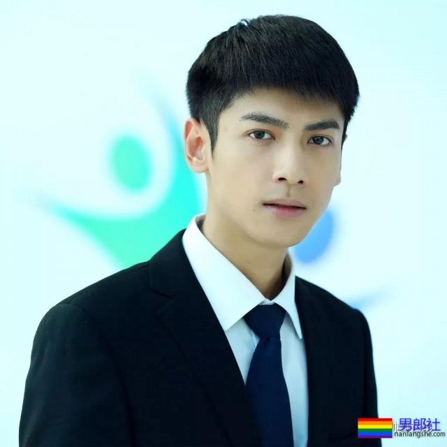 鲜肉收割机不只萧亚轩!搭档男主都超A,新剧又喜新小12岁小狼狗! - 51虹马 鲜肉收割机不只萧亚轩!搭档男主都超A,新剧又喜新小12岁小狼狗! - 51虹马