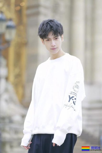 鲜肉收割机不只萧亚轩!搭档男主都超A,新剧又喜新小12岁小狼狗! - 51虹马 鲜肉收割机不只萧亚轩!搭档男主都超A,新剧又喜新小12岁小狼狗! - 51虹马