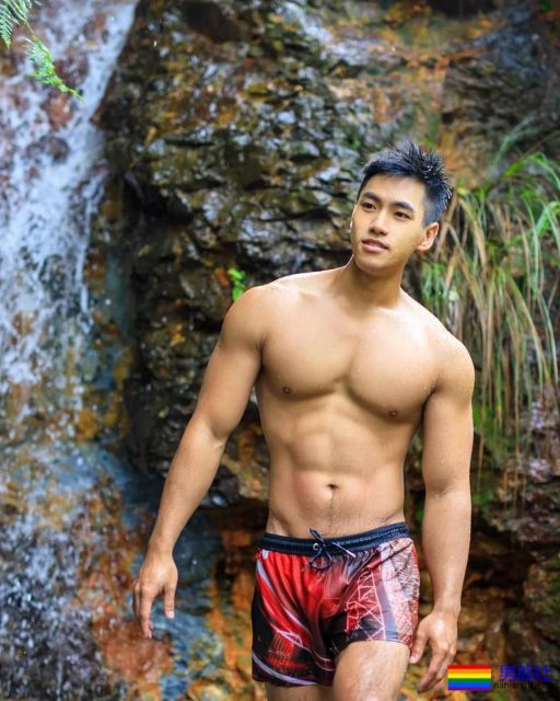 摄影师把男模带到山里玩！一水的运动型肌肉男，我沦陷了！ - 51虹马