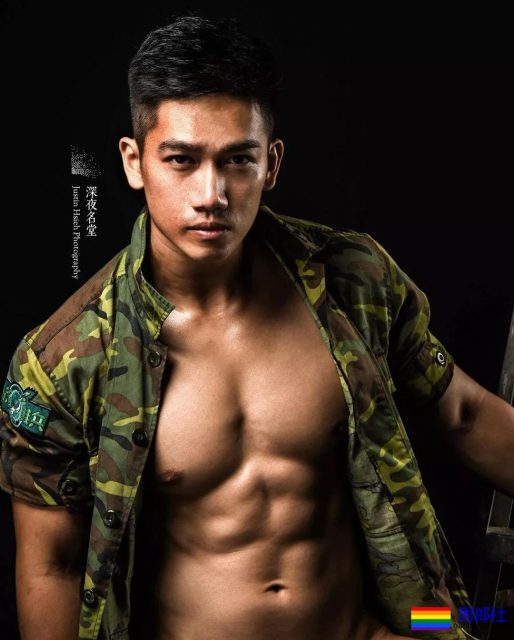 摄影师把男模带到山里玩！一水的运动型肌肉男，我沦陷了！ - 51虹马