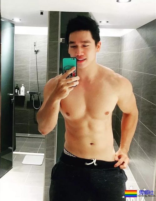 摄影师把男模带到山里玩！一水的运动型肌肉男，我沦陷了！ - 51虹马