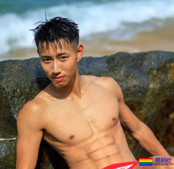 摄影师把男模带到山里玩！一水的运动型肌肉男，我沦陷了！ - 51虹马