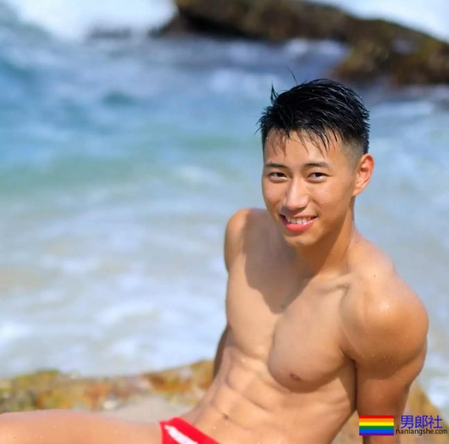 摄影师把男模带到山里玩！一水的运动型肌肉男，我沦陷了！ - 51虹马