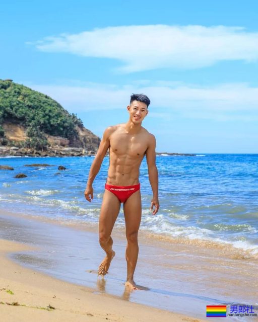 摄影师把男模带到山里玩！一水的运动型肌肉男，我沦陷了！ - 51虹马