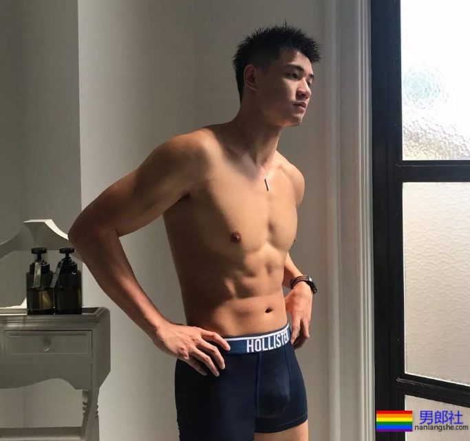 体育生玩球，真是太帅了。。。 - 51虹马