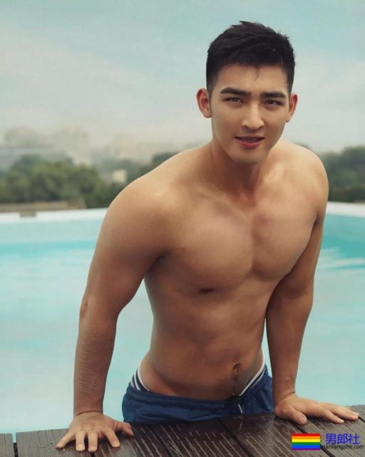 爆红小奶狗最新映照泄出！鲜嫩好肉百看不厌，扳弯直男！ - 51虹马