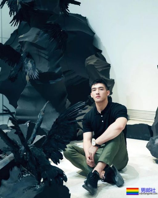 爆红小奶狗最新映照泄出！鲜嫩好肉百看不厌，扳弯直男！ - 51虹马