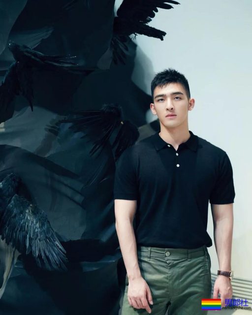 爆红小奶狗最新映照泄出！鲜嫩好肉百看不厌，扳弯直男！ - 51虹马