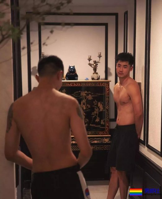 桥诘聖有了新男友？原来是他可爱的弟弟！ - 51虹马