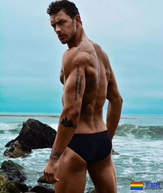 种马臀男模凭硬实力翻红,这是藏不住了?!-51虹马