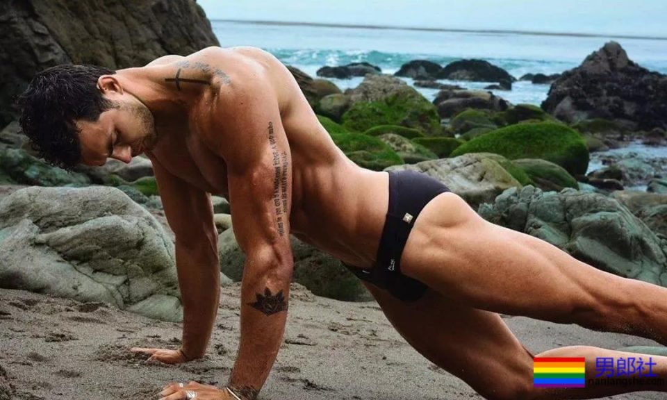 种马臀男模凭硬实力翻红，这是藏不住了？！ - 51虹马