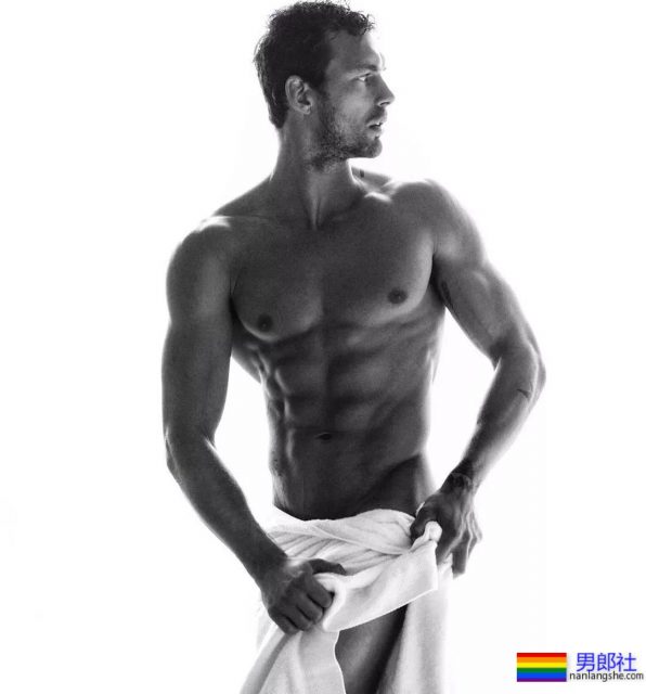 种马臀男模凭硬实力翻红，这是藏不住了？！ - 51虹马