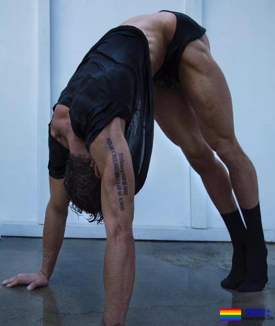 种马臀男模凭硬实力翻红，这是藏不住了？！ - 51虹马