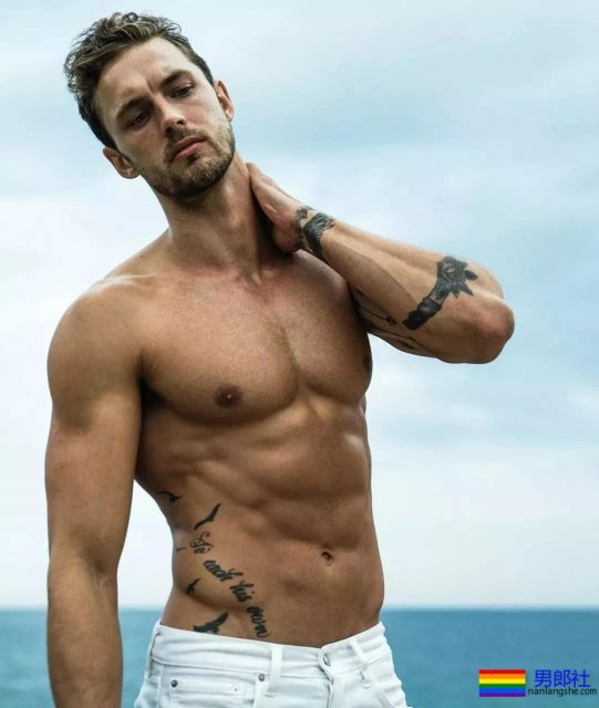 种马臀男模凭硬实力翻红，这是藏不住了？！ - 51虹马