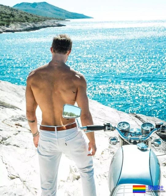 种马臀男模凭硬实力翻红，这是藏不住了？！ - 51虹马