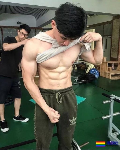 来自山东的大鼻子老公，身材很赞~！ - 51虹马