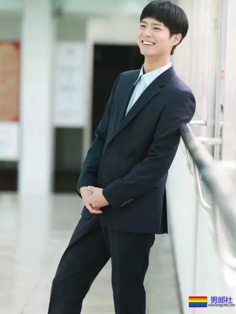 男星朴宝剑肛裂入院？解释称洗澡滑到坐沐浴露上！ - 51虹马