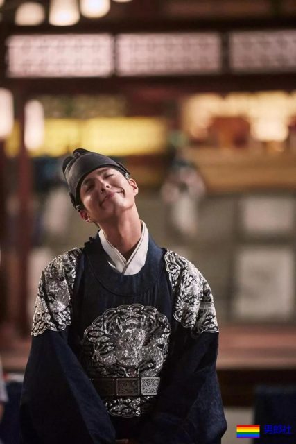 男星朴宝剑肛裂入院？解释称洗澡滑到坐沐浴露上！ - 51虹马