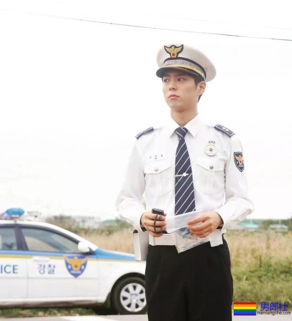 男星朴宝剑肛裂入院？解释称洗澡滑到坐沐浴露上！ - 51虹马