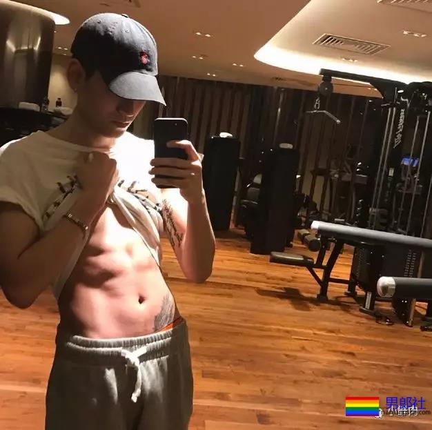 新晋小生硬照一览,尺度最大也就这样儿了… - 51虹马 新晋小生硬照一览,尺度最大也就这样儿了… - 51虹马