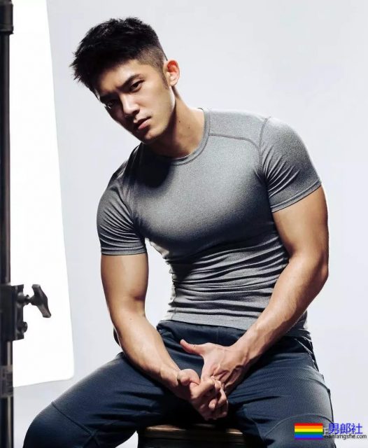 肌肉胡茬痞子男拔掉衬衫西裤海边浪起来变翘臀 - 51虹马 肌肉胡茬痞子男拔掉衬衫西裤海边浪起来变翘臀 - 51虹马