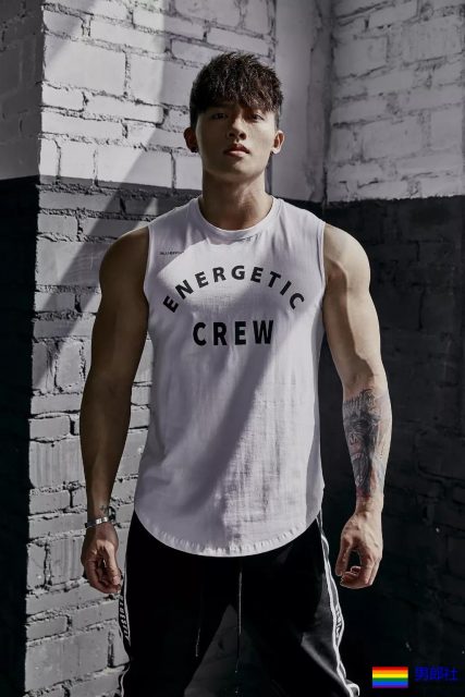 体育生小奶狗动不动就爱脱身材爽到爆!! - 51虹马 体育生小奶狗动不动就爱脱身材爽到爆!! - 51虹马