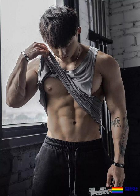 体育生小奶狗动不动就爱脱身材爽到爆!! - 51虹马 体育生小奶狗动不动就爱脱身材爽到爆!! - 51虹马